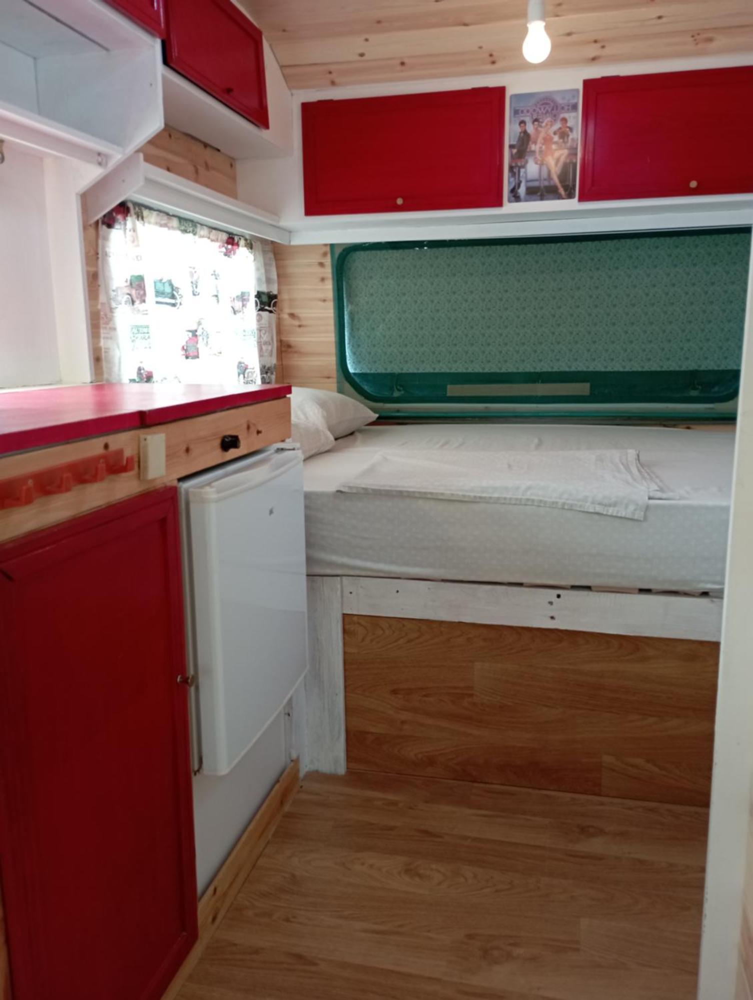 Caravanas Y Habitaciones Para Relajarse Sax Exterior photo