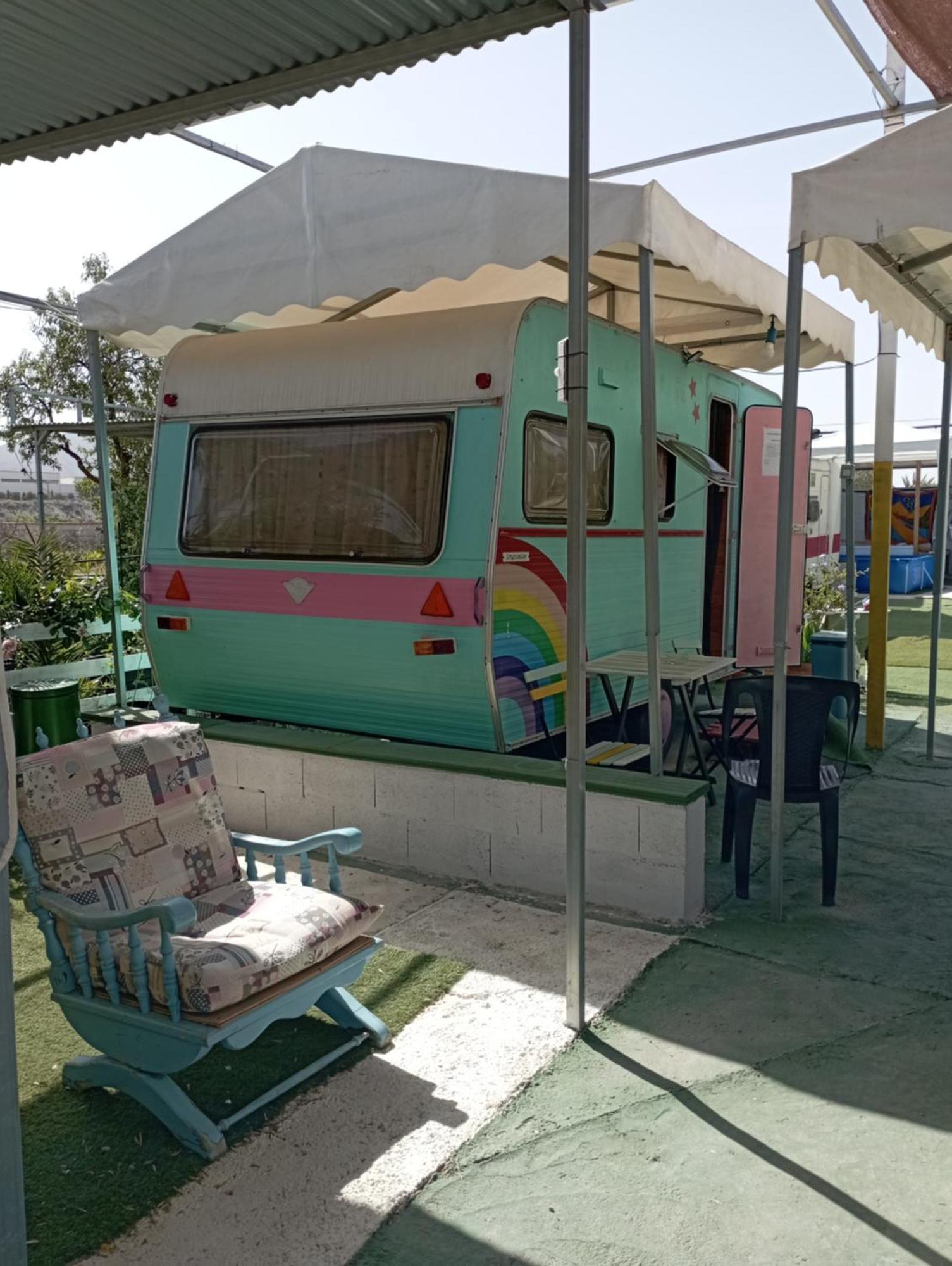 Caravanas Y Habitaciones Para Relajarse Sax Exterior photo